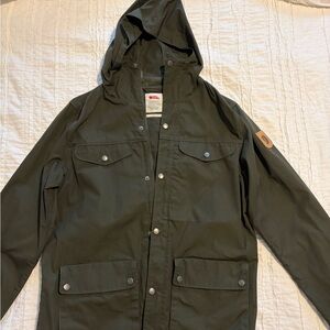 Fjallraven Greenland Jacket for Men. Color- Dark Forest. Like new.